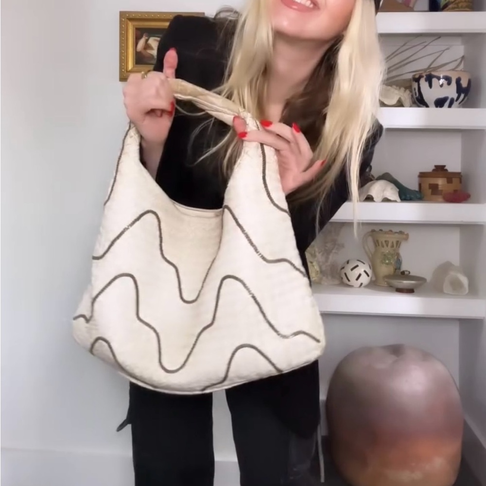 Authentic Bottega Veneta white intrecciato hobo bag purse wave chain HTF rare